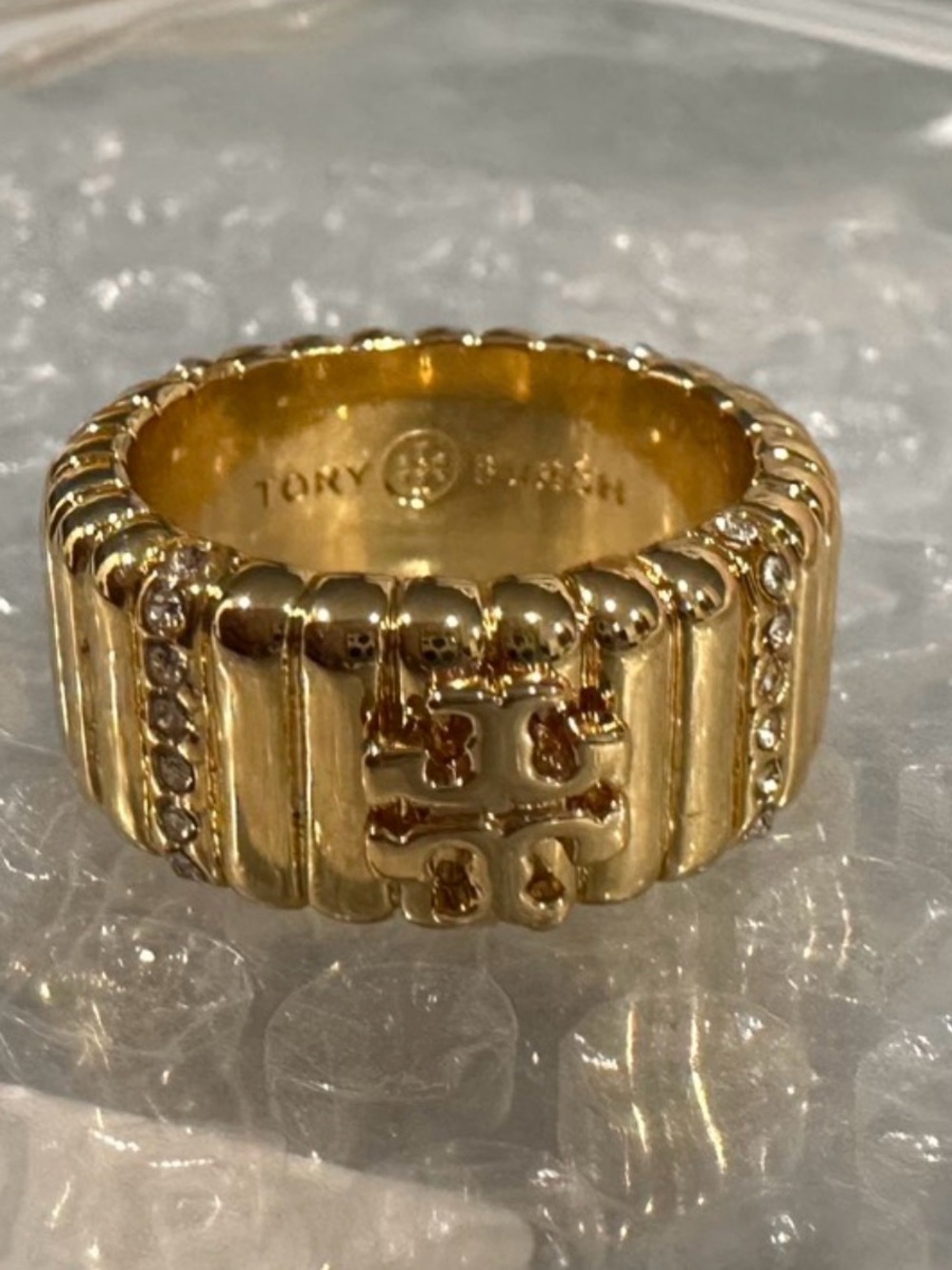 Tory Burch Gold Ribbed Logo Statement Ring SIZE8 - Picture 3 of 3